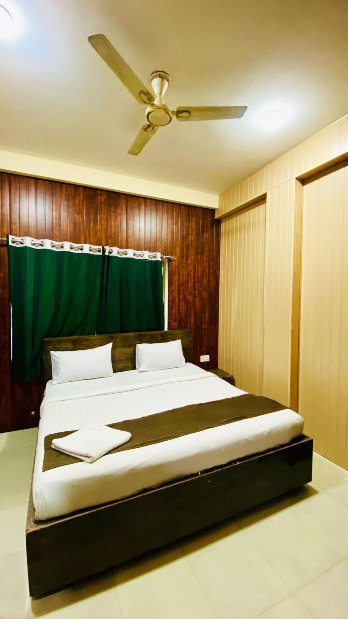 Ivanna Hotel 3*