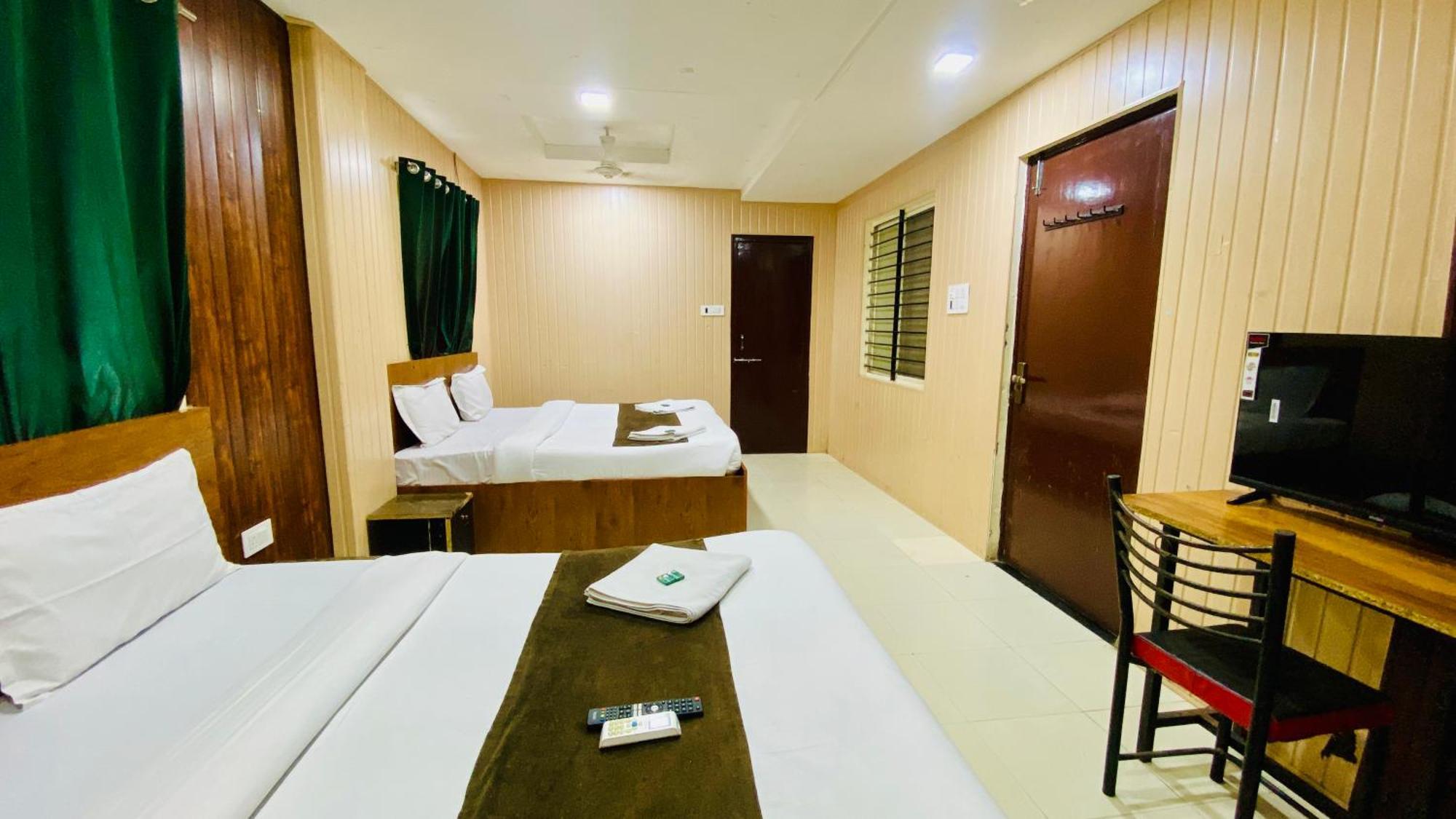 Hotel Ivanna Indore